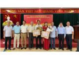 Lễ trao tặng Huy hiệu 30 năm tuổi Đảng